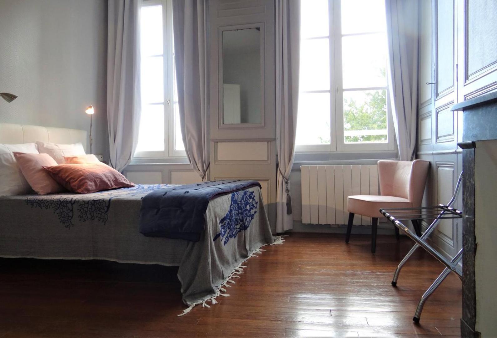 Le Cardinal Apartment Chartres Ngoại thất bức ảnh